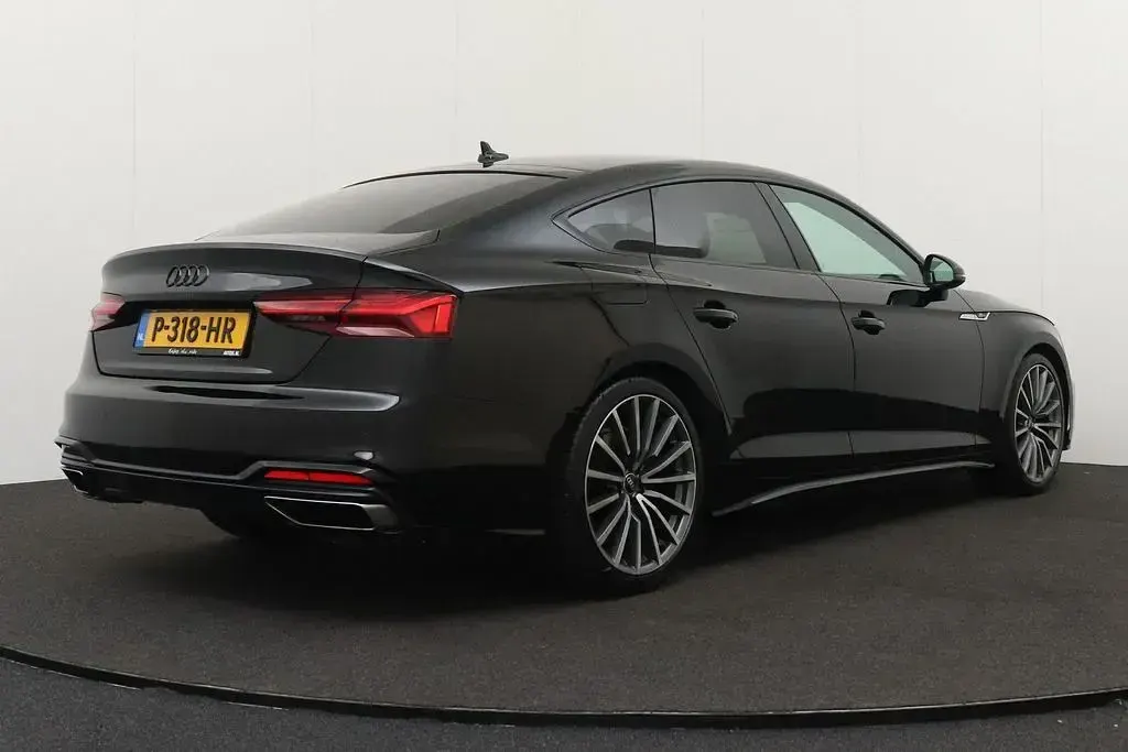 Gebraucht Audi A5 Sportback Competition 150 PS (110 kW) 2022 Schwarz Kleinwagen