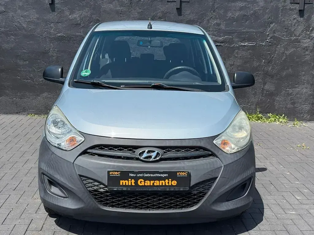 Gebraucht Hyundai i10 Classic 69 PS (50 kW) 2012 Silber Kleinwagen
