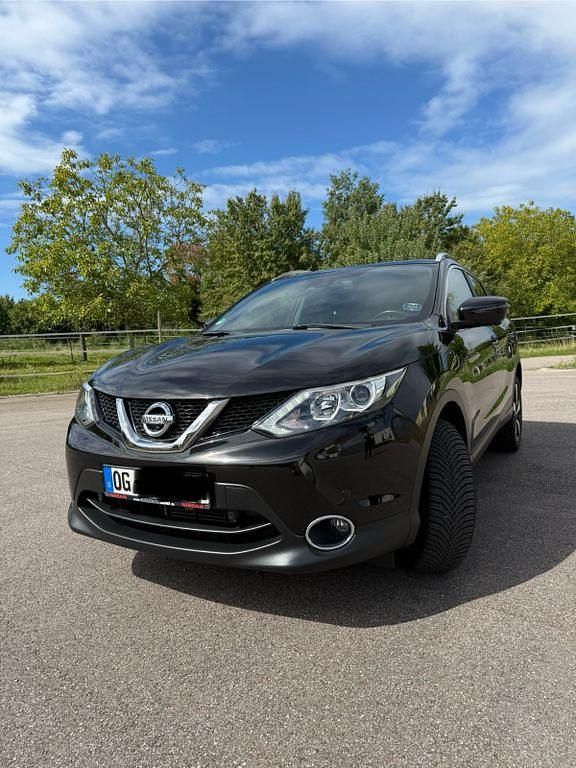 Schwarz Gebraucht 2017 Nissan Qashqai N-Vision SUV | 16.600 € (Fairer Preis) - Bild 1/4