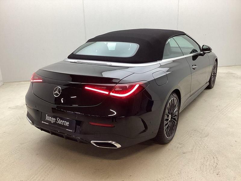 Gebraucht Mercedes CLE220 Premium 197 PS (144 kW) 2024 Metalliclack obsidianschwarz metallic Cabrio