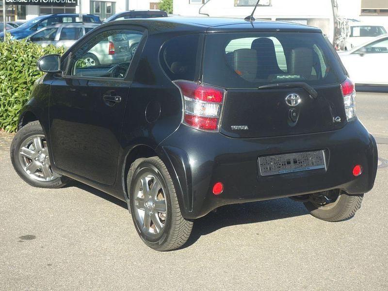 Gebraucht Toyota iQ 68 PS (50 kW) 2009 Schwarz Kleinwagen