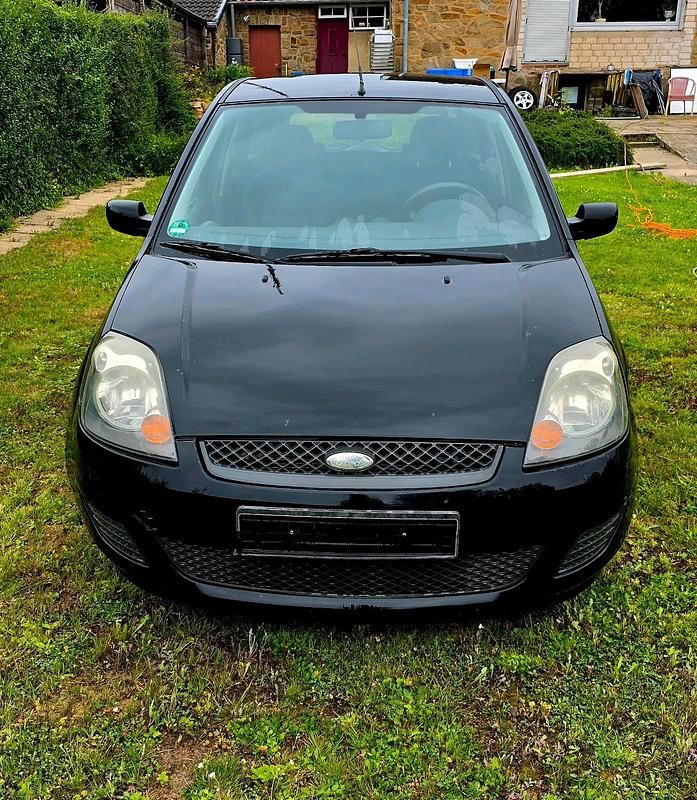 Schwarz Gebraucht 2005 Ford Fiesta Kleinwagen | 449 € (Superpreis) - Bild 1/4