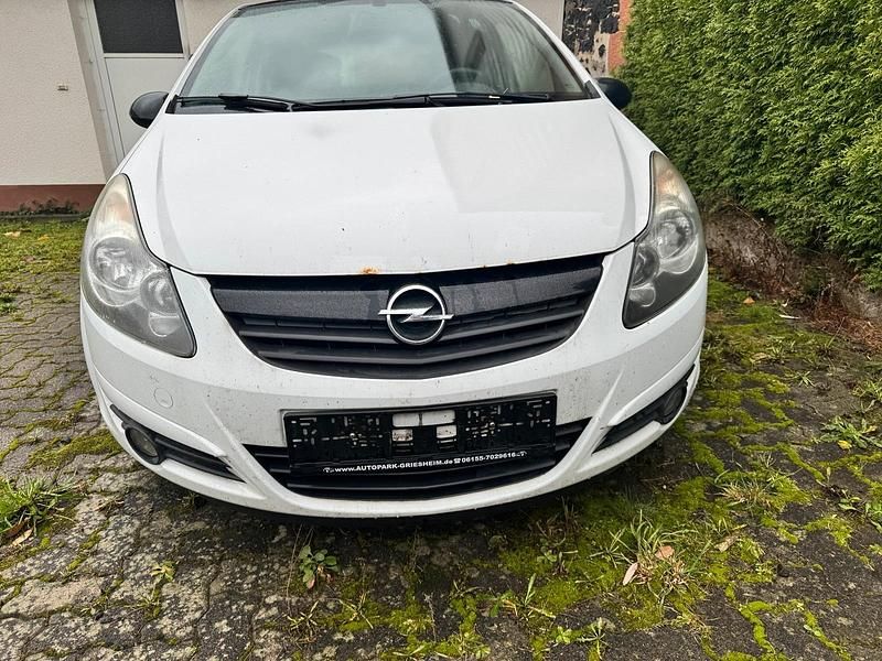 Gebraucht Opel Corsa Color Edition 89 PS (65 kW) 2010 Weiß Kleinwagen
