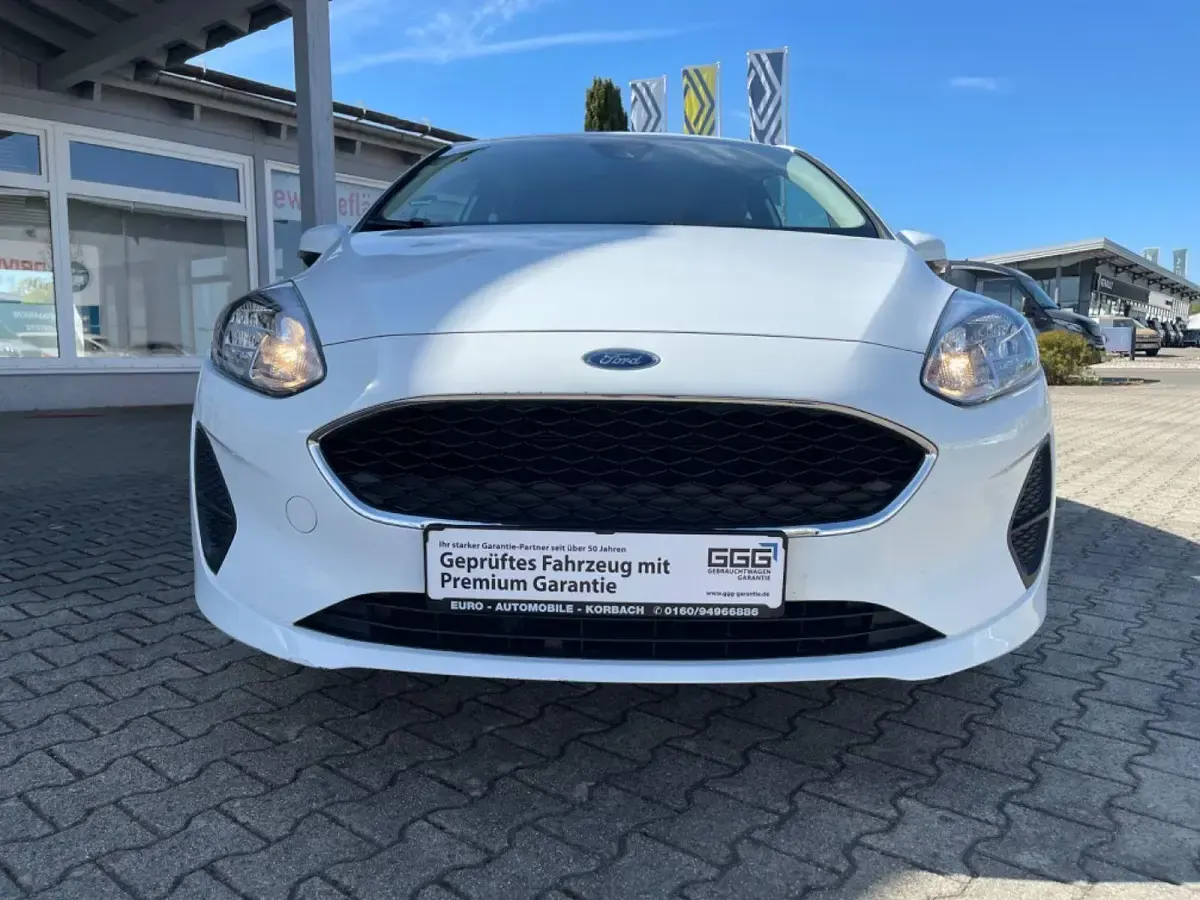 Gebraucht Ford Fiesta Trend 75 PS (55 kW) 2020 Weiß Kleinwagen