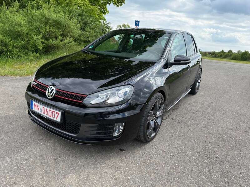 Deep black perleffekt Gebraucht 2010 VW Golf VI GTI Kleinwagen | 7.900 € (Guter Preis) - Bild 1/4