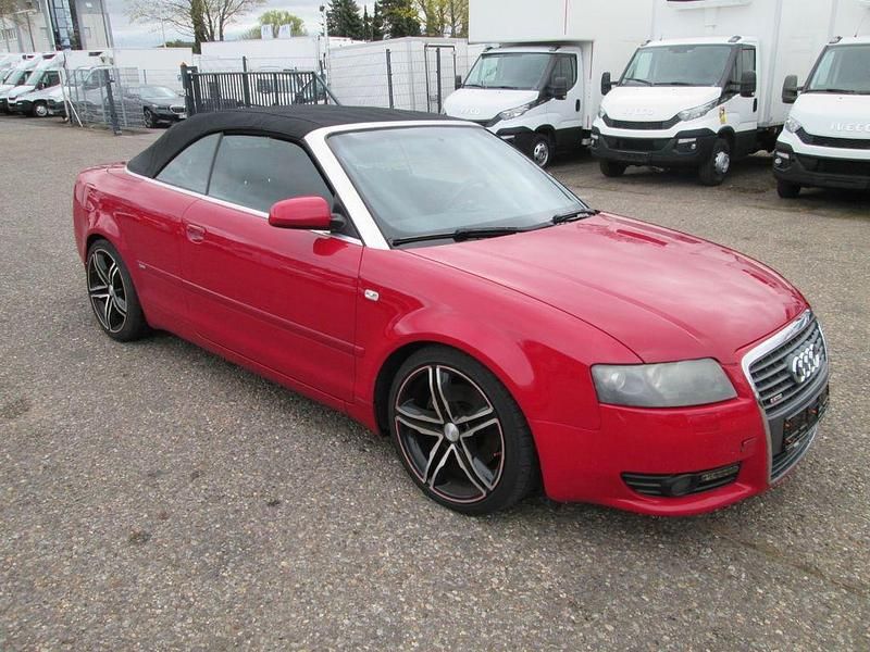 Gebraucht Audi A4 Cabriolet 163 PS (119 kW) 2002 Rot Cabrio