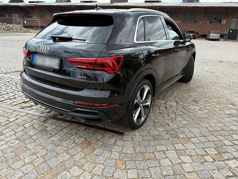 Gebraucht Audi Q3 S-Line 240 PS (176 kW) 2022 Schwarz SUV