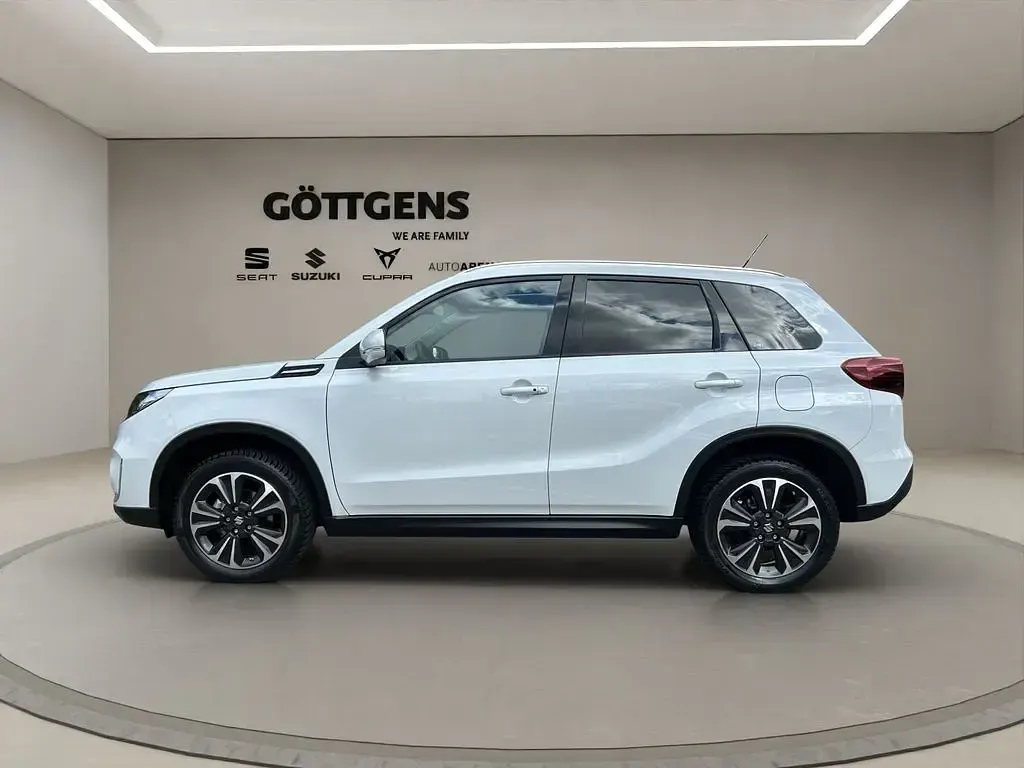 Gebraucht Suzuki Vitara Comfort 129 PS (94 kW) 2022 Cool pearl white metallic SUV