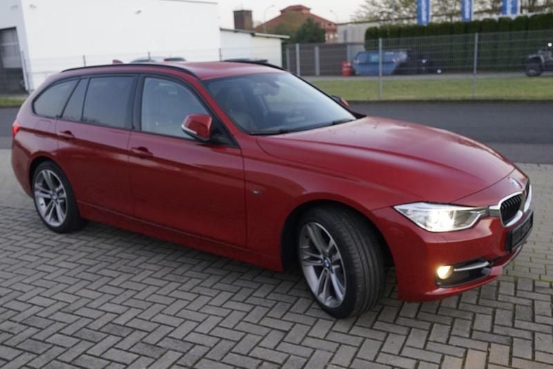 Rot Gebraucht 2012 BMW 320 Sport Line Kombi | 13.000 € (Teuer) - Bild 1/4