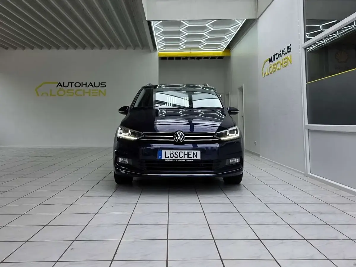 Gebraucht VW Touran IQ Drive 150 PS (110 kW) 2023 Blau Van / Kleinbus