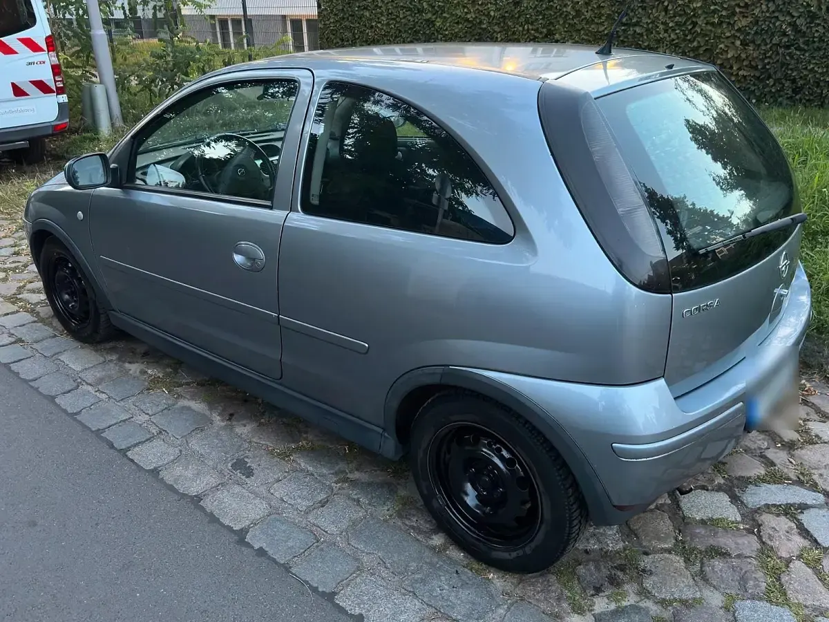 Gebraucht Opel Corsa 60 PS (44 kW) 2005 Silber Kleinwagen