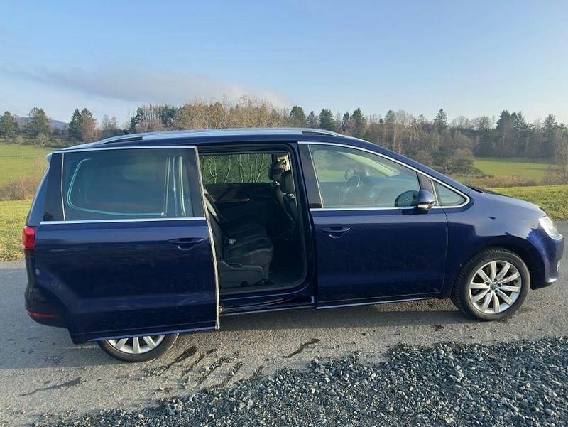 Gebraucht VW Sharan Highline 150 PS (110 kW) 2019 Blau Van / Kleinbus