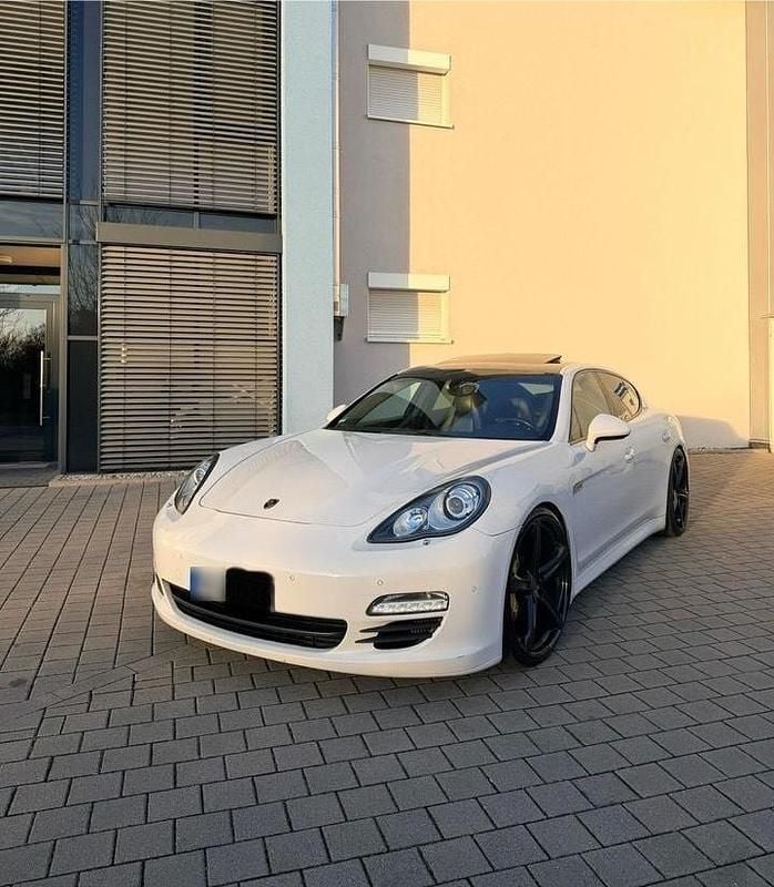Gebraucht Porsche Panamera 250 PS (183 kW) 2011 Weiß Kleinwagen