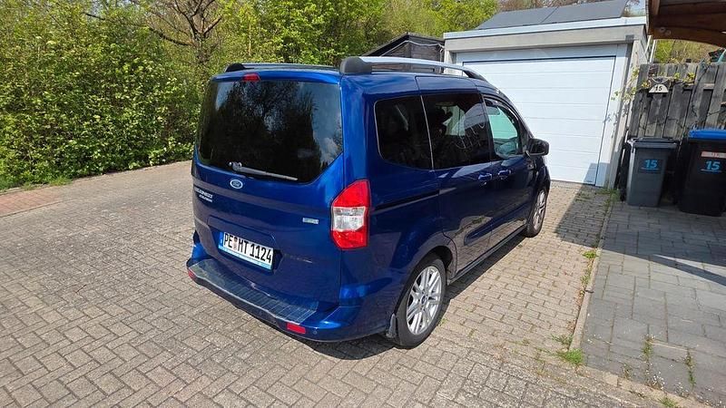 Gebraucht Ford Tourneo Courier Titanium 101 PS (74 kW) 2017 Blau Van / Kleinbus