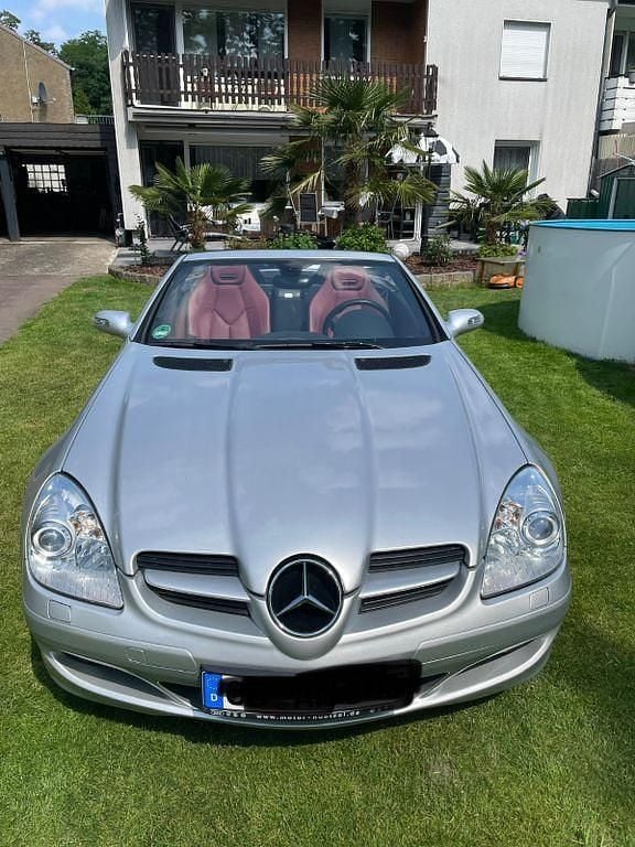 Grau Gebraucht 2007 Mercedes SLK200 Cabrio | 8.600 € (Superpreis) - Bild 1/4