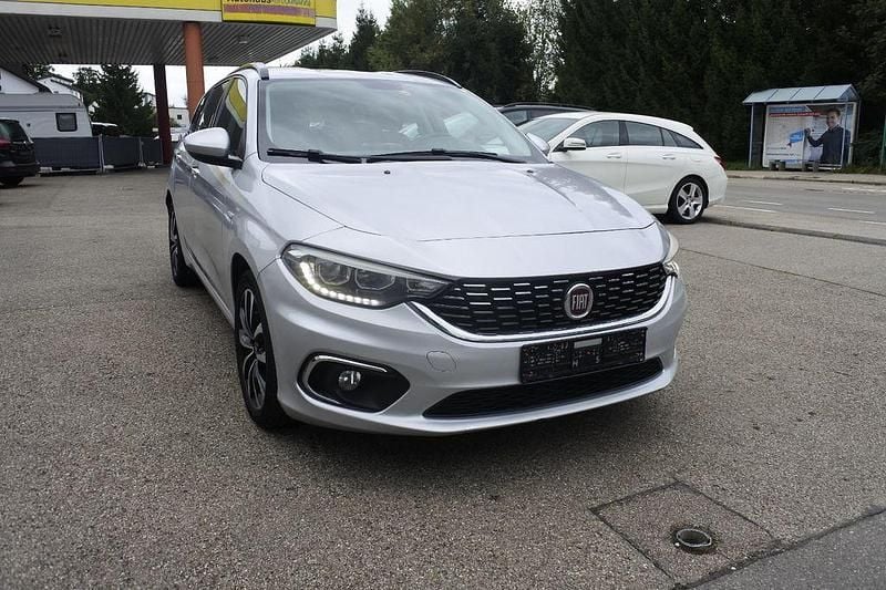 Gebraucht Fiat Tipo Lounge 120 PS (88 kW) 2017 Silber Limousine