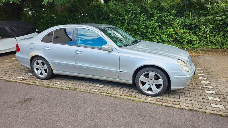 Gebraucht Mercedes E220 150 PS (110 kW) 2002 Limousine