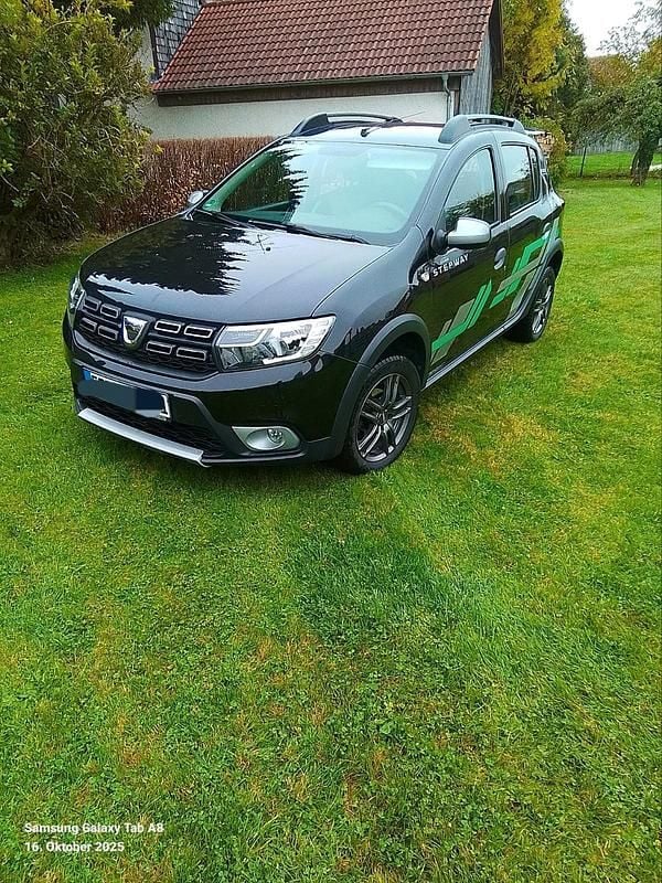 Schwarz Gebraucht 2018 Dacia Sandero Stepway Limousine | 7.270 € (Guter Preis) - Bild 1/4