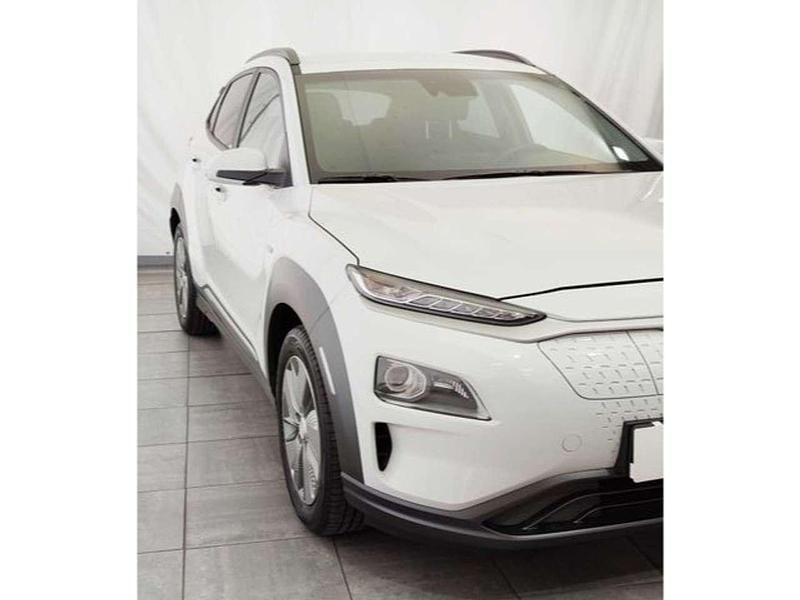 Gebraucht Hyundai Kona Style 100 kW (136 PS) 2021 Chalk white SUV