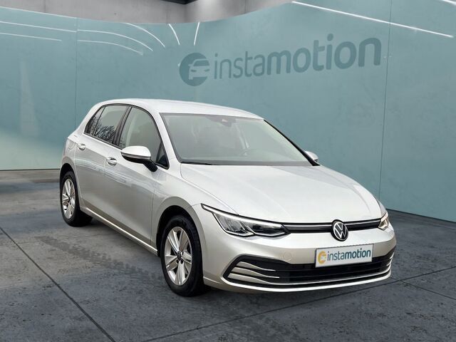 Silber Gebraucht 2021 VW Golf VIII Life Limousine | 20.200 € (Fairer Preis) - Bild 1/2