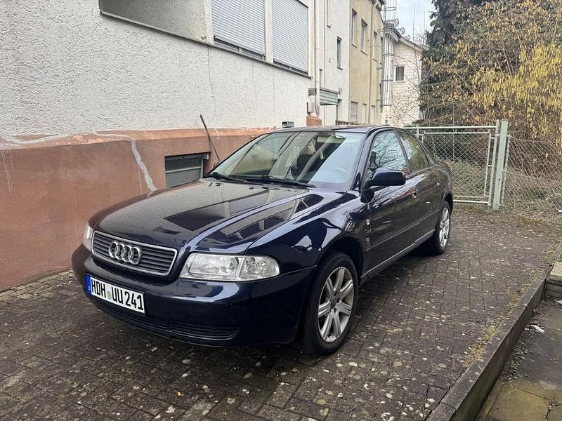Gebraucht Audi A4 S-Line 125 PS (91 kW) 1997 Blau Limousine