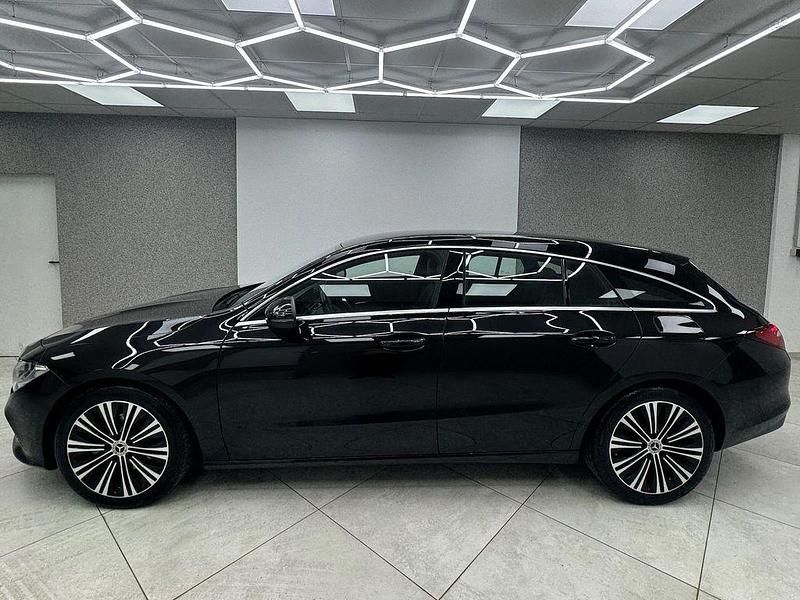 Gebraucht Mercedes CLA200 Shooting Brake 150 PS (110 kW) 2020 Schwarz Kombi