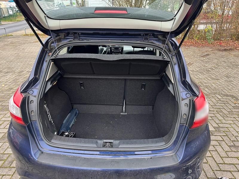 Gebraucht Nissan Pulsar 116 PS (85 kW) 2015 Blau Kleinwagen