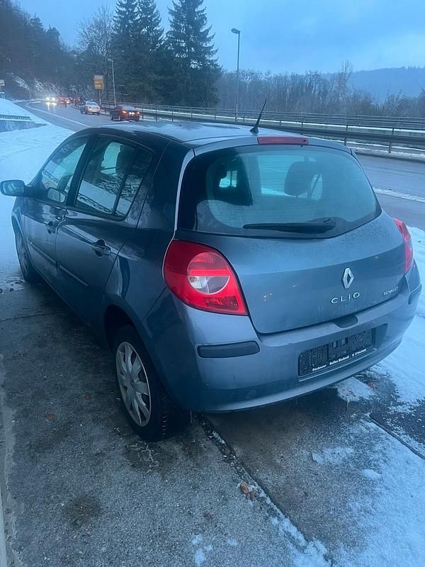Gebraucht Renault Clio III 75 PS (55 kW) 2007 Grau Kleinwagen