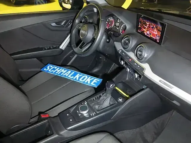 Używany Audi Q2 Basis 150 KM (110 kW) 2022 Czarny SUV