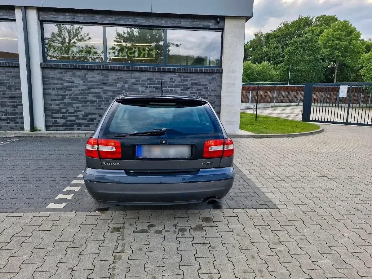 Gebraucht Volvo V40 163 PS (119 kW) 2001 Silber Kombi