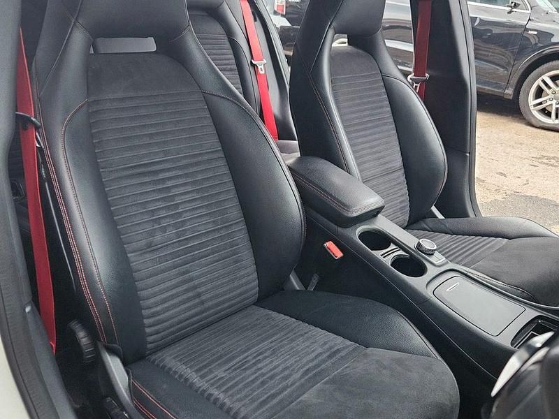 Gebraucht Mercedes A250 AMG line 211 PS (155 kW) 2013 Weiß Limousine
