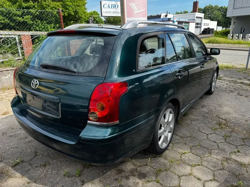 Gebraucht Toyota Avensis Sol 129 PS (94 kW) 2003 Grün Kombi
