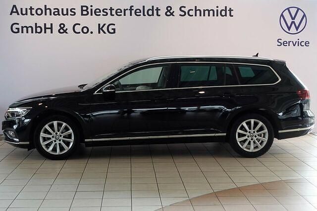 Gebraucht VW Passat Elegance 150 PS (110 kW) 2021 Deep black perleffekt Kombi