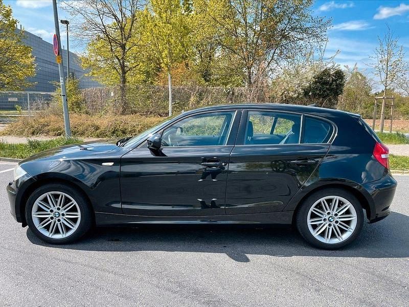 Second-hand BMW 116 116 CP (85 kW) 2011 Negru Hatchback