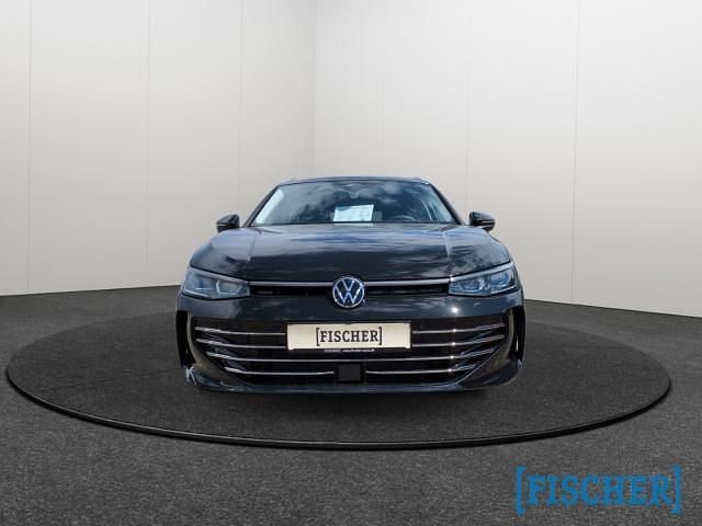 Gebraucht VW Passat Elegance 150 PS (110 kW) 2024 Grau Kombi