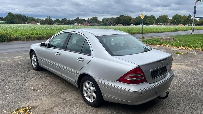 Gebraucht Mercedes C200 129 PS (94 kW) 2001 Silber Limousine