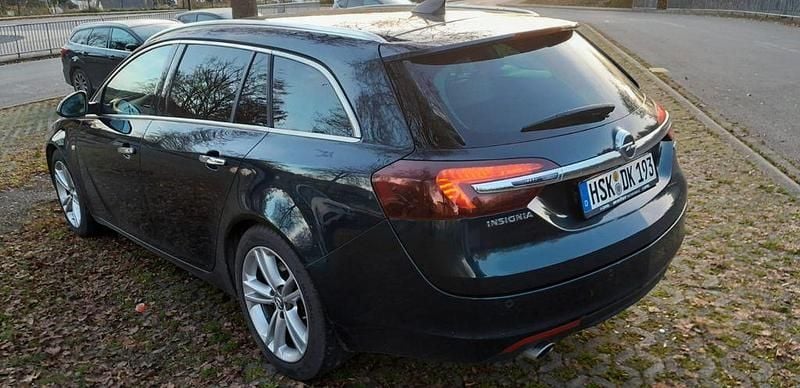 Gebraucht Opel Insignia 170 PS (125 kW) 2016 Grün Kombi