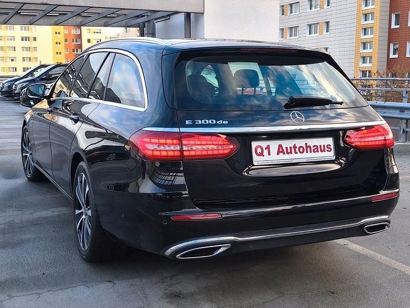 Gebraucht Mercedes E300 306 PS (225 kW) 2022 Schwarz Limousine