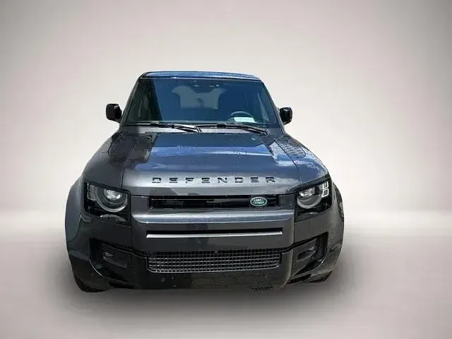 Neu Land Rover Defender SE Dynamic 300 PS (220 kW) 2025 Manufacturer SUV