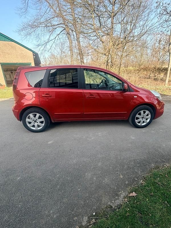 Gebraucht Nissan Note Pure 88 PS (64 kW) 2009 Rot Kleinwagen