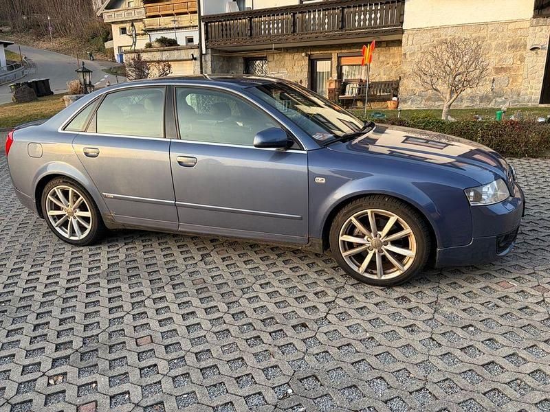 Gebraucht Audi A4 220 PS (161 kW) 2002 Blau Limousine