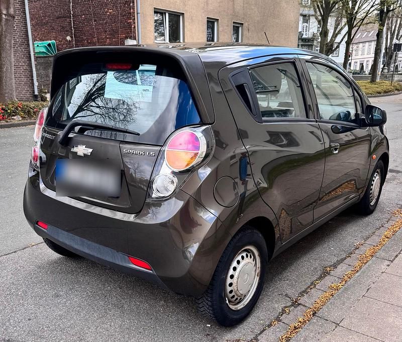 Gebraucht Chevrolet Spark LS 68 PS (50 kW) 2011 Braun Kleinwagen