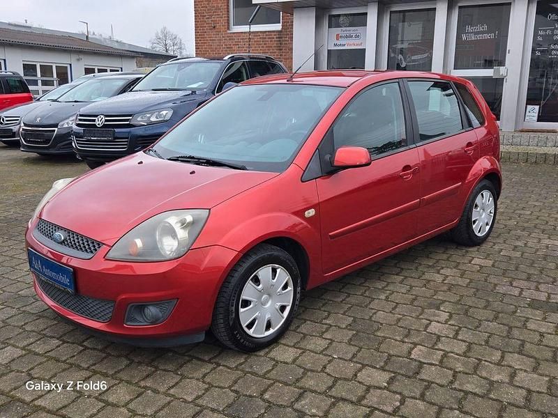 Gebraucht Ford Fiesta Style 69 PS (50 kW) 2008 Rot Kleinwagen