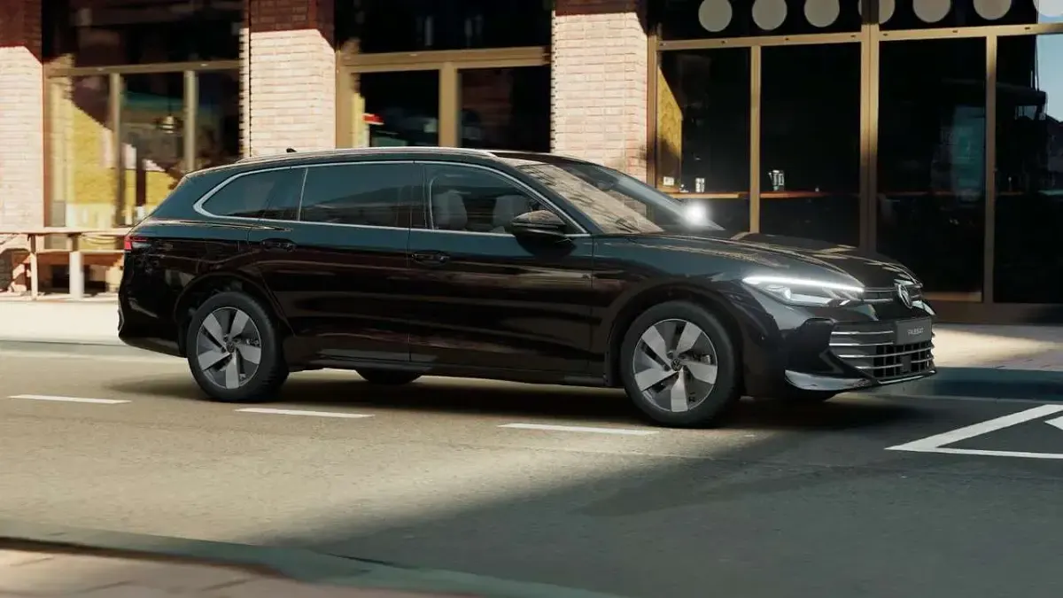 Gebraucht VW Passat Business 150 PS (110 kW) 2025 Schwarz Kombi