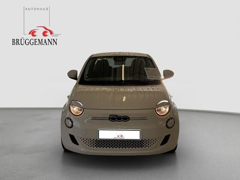 Gebraucht Fiat 500e 69 kW (95 PS) 2023 Weiß Limousine