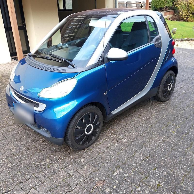 Blau Gebraucht 2009 Smart ForTwo Coupé Coupé | 3.000 € (Guter Preis) - Bild 1/3