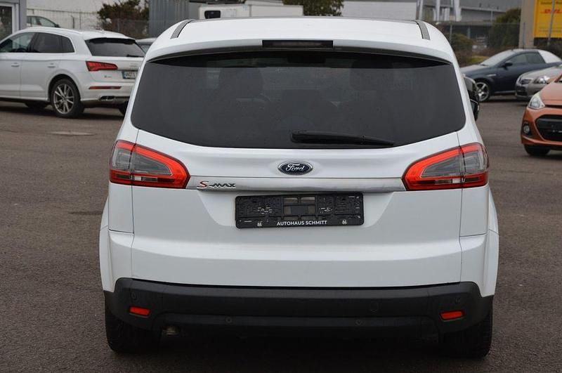 Gebraucht Ford S-MAX Titanium 140 PS (102 kW) 2014 Weiß Van / Kleinbus