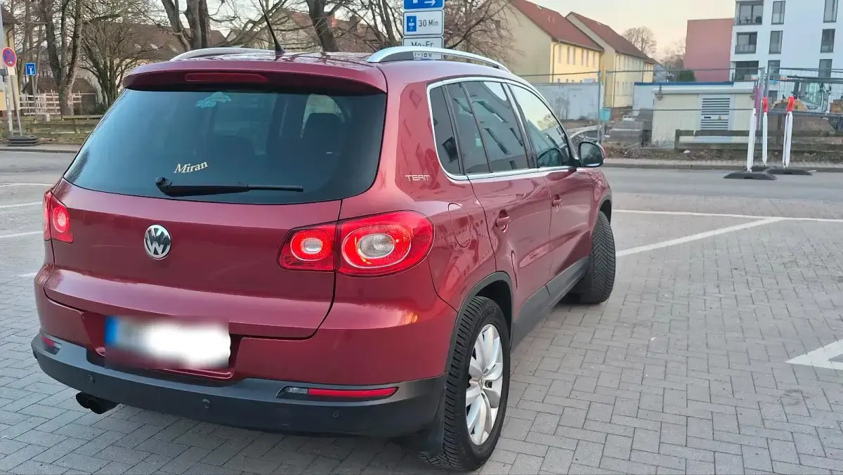 Gebraucht VW Tiguan 140 PS (102 kW) 2010 Rot SUV