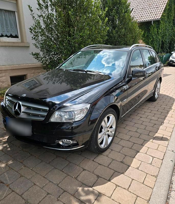 Schwarz Gebraucht 2010 Mercedes C200 Avantgarde Kombi | 5.250 € - Bild 1/4