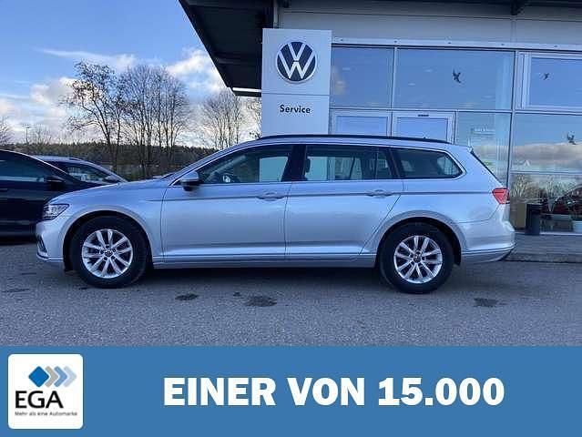 Silber metallic Gebraucht 2022 VW Passat Business Kombi | 27.270 € (Fairer Preis) - Bild 1/4